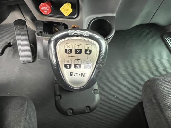 2018 Peterbilt 389-36