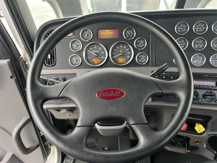 2018 Peterbilt 389-39