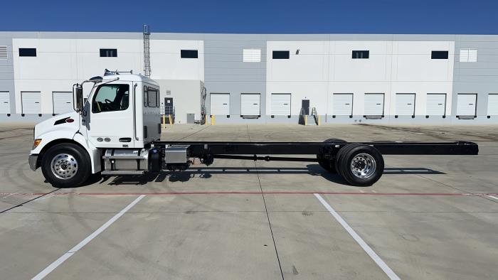 2025 Peterbilt 536-8
