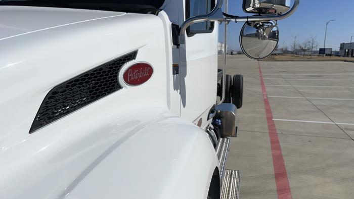 2025 Peterbilt 536-10