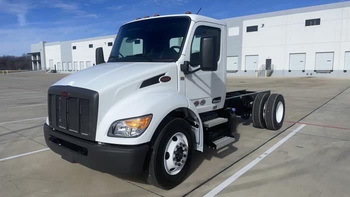 2025 Peterbilt 536-1