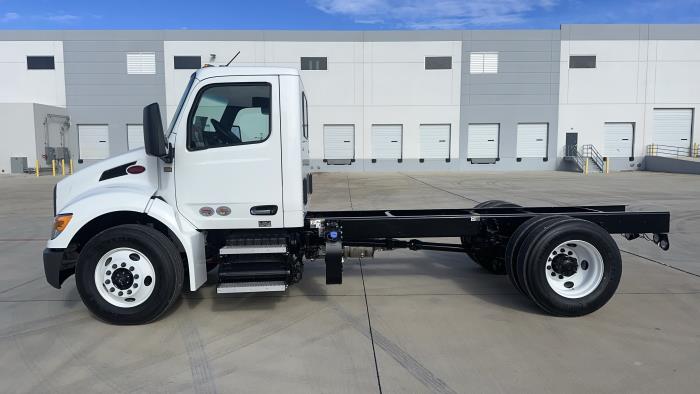2025 Peterbilt 536-8