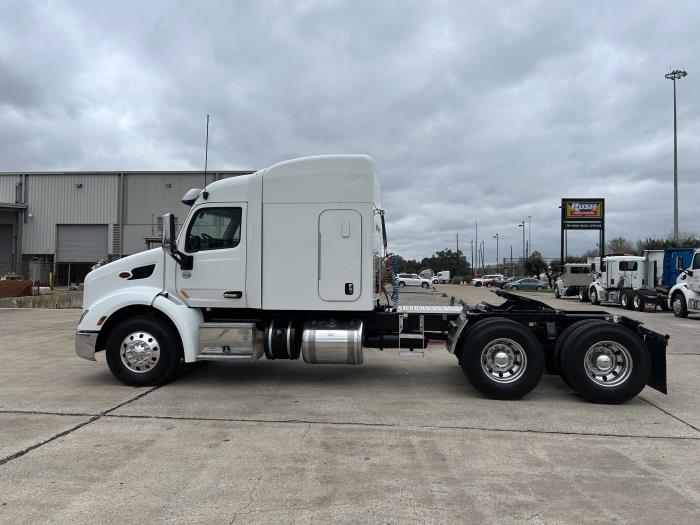 2020 Peterbilt 579-2