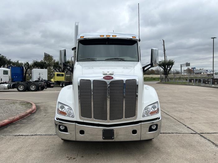 2020 Peterbilt 579-8