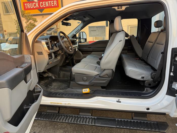 2024 Ford F-550-12