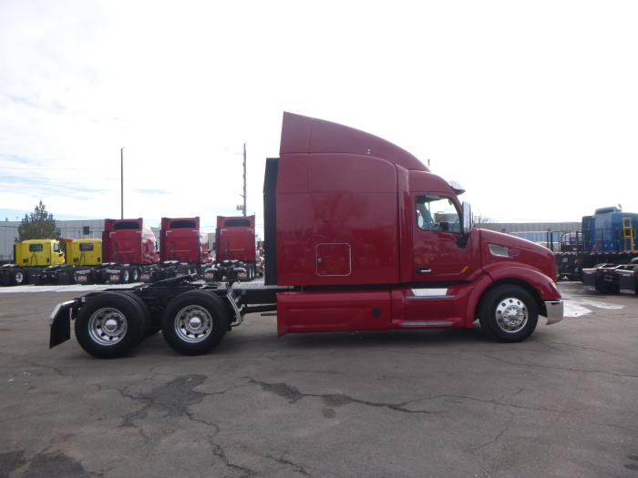 2022 Peterbilt 579-8