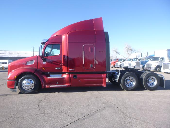 2022 Peterbilt 579-4