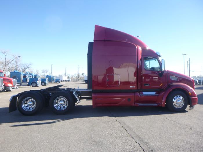 2022 Peterbilt 579-8