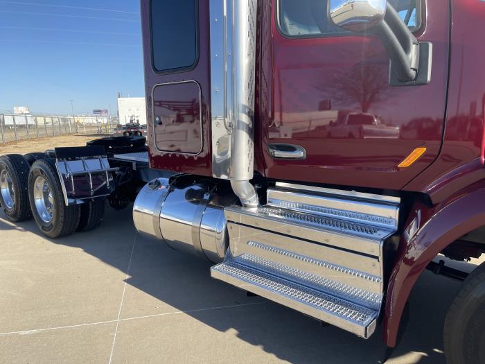 2020 Peterbilt 579-4