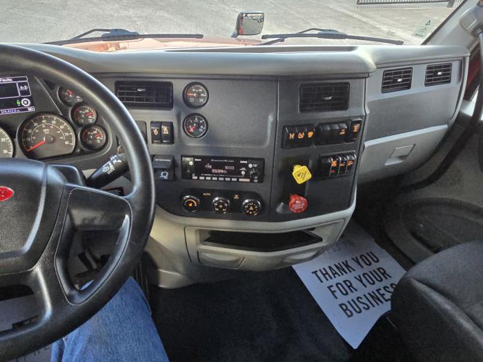 2022 Peterbilt 579-16