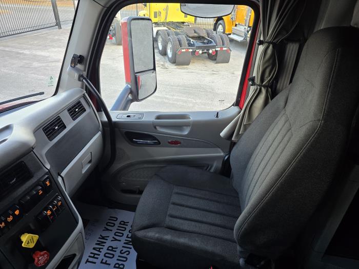 2022 Peterbilt 579-15