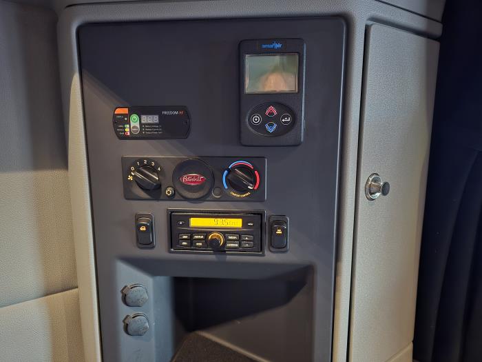 2022 Peterbilt 579-13