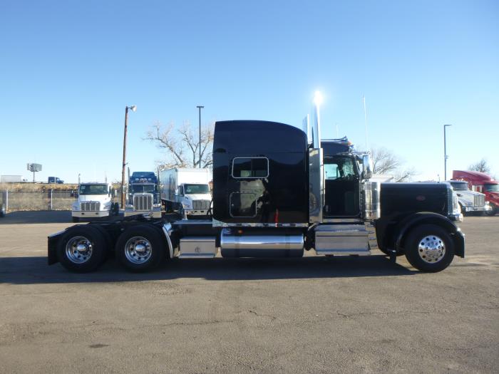 2022 Peterbilt 389-7