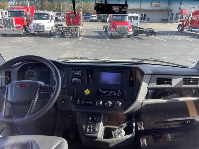 2025 Peterbilt 536-7
