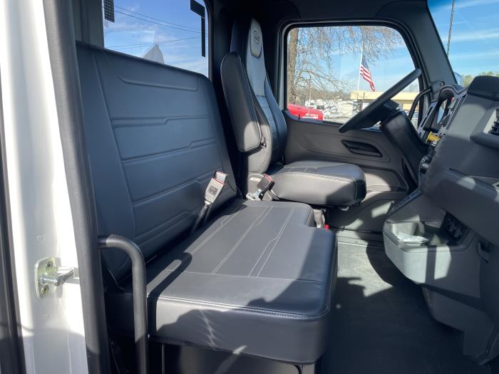 2025 Peterbilt 536-8