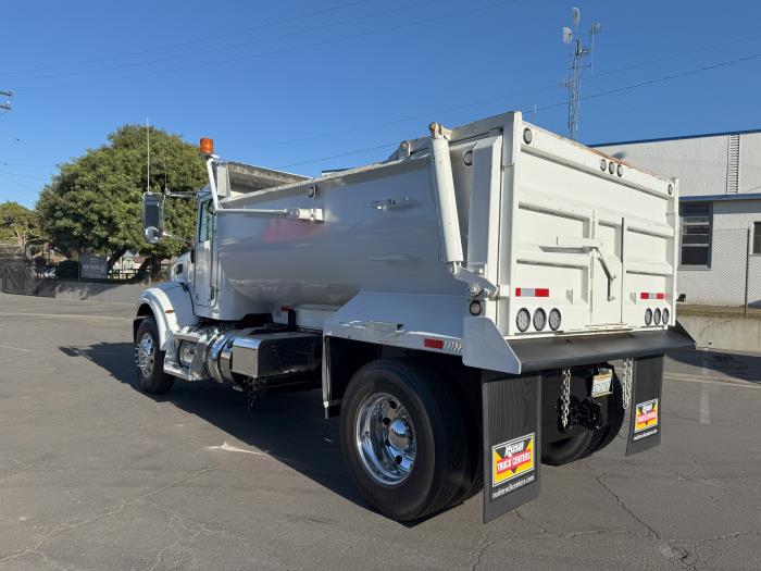 2019 Peterbilt 337-8