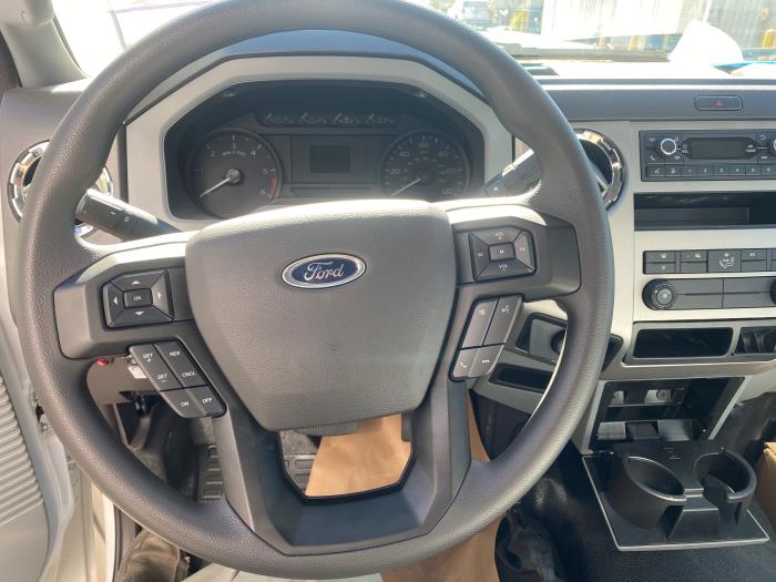 2025 Ford F-650-2