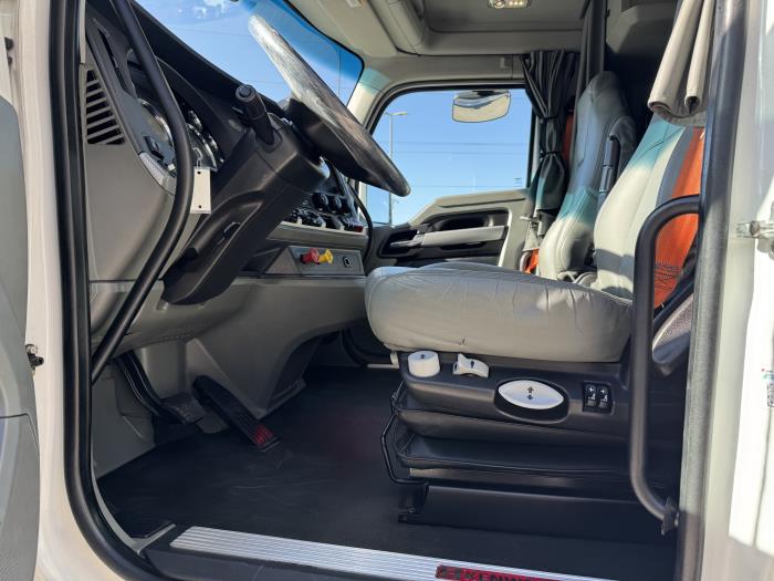 2020 Kenworth T680-16
