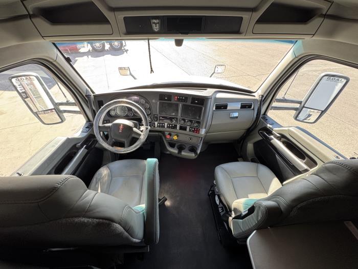 2020 Kenworth T680-26