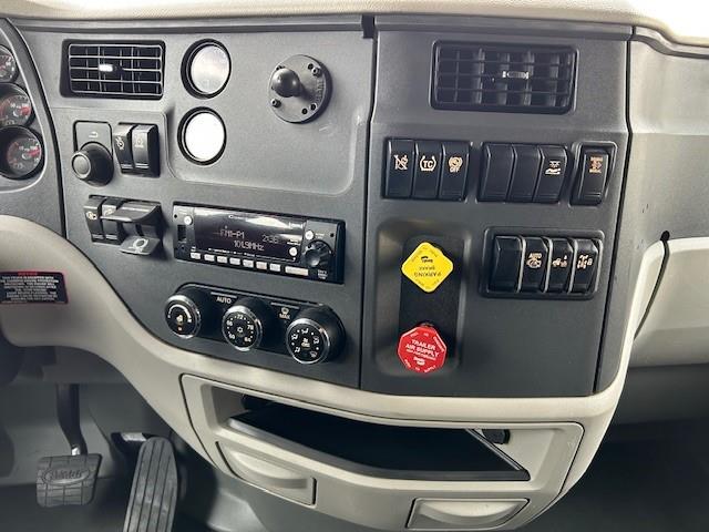 2022 Peterbilt 579-12