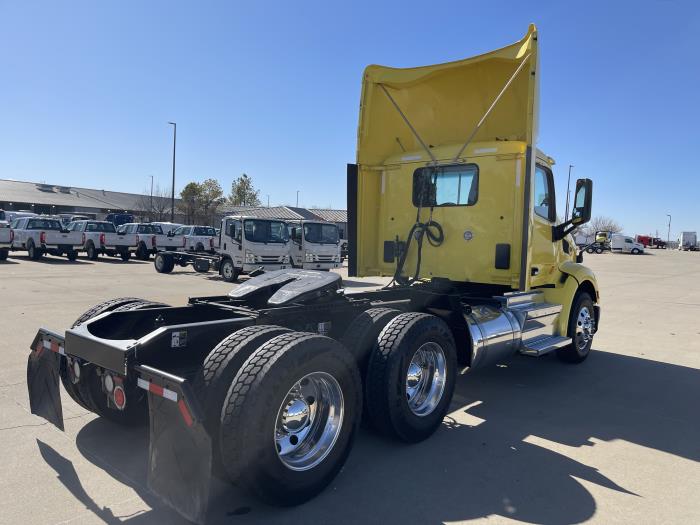 2021 Peterbilt 579-8