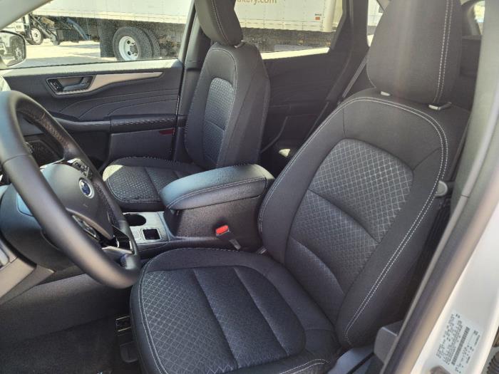 2025 Ford Escape-10