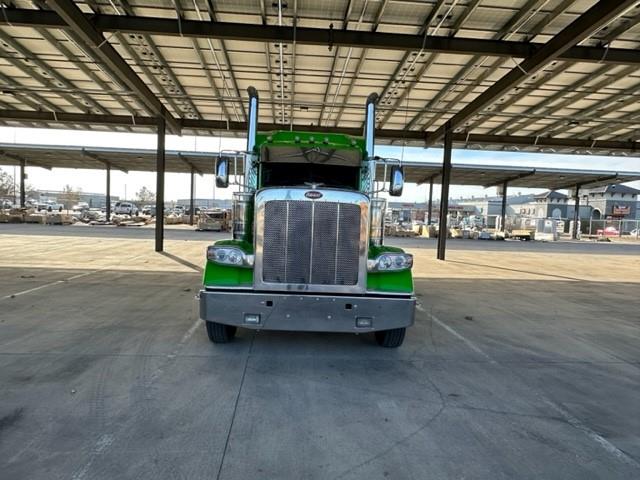 2023 Peterbilt 389-8
