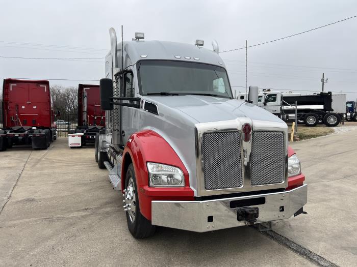 2019 Kenworth T880-28