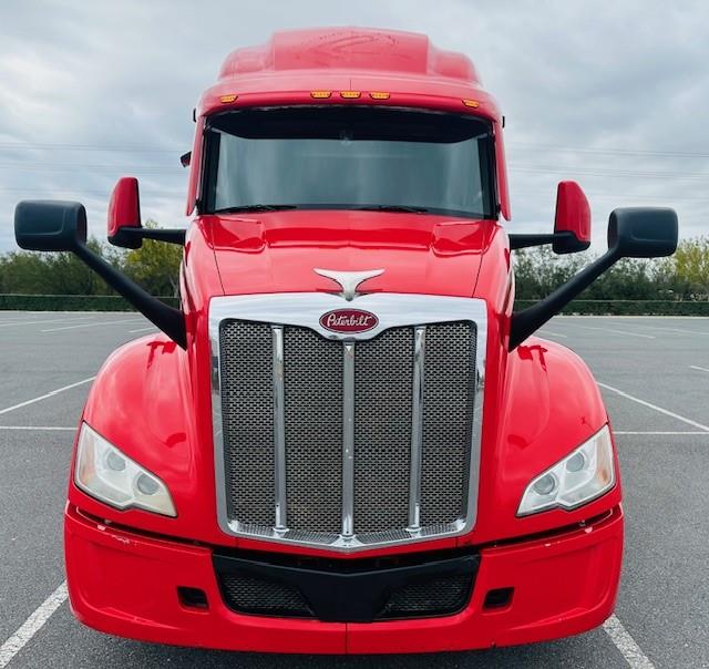 2022 Peterbilt 579-2