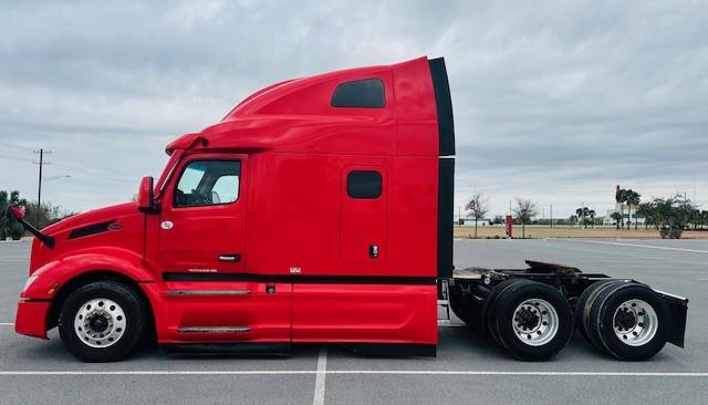 2022 Peterbilt 579-8
