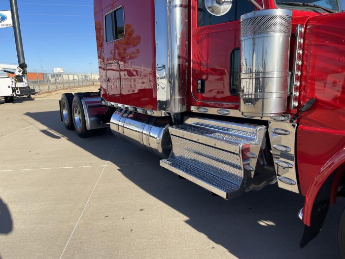 2020 Peterbilt 389-4