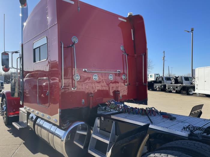 2020 Peterbilt 389-12