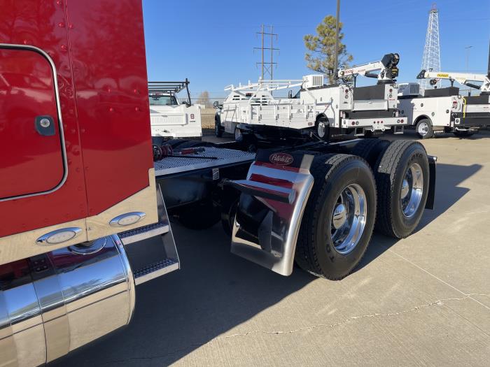 2020 Peterbilt 389-13