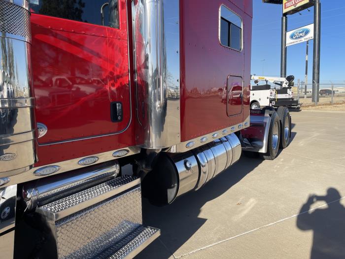 2020 Peterbilt 389-14