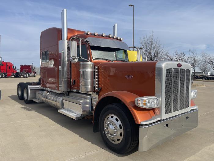 2023 Peterbilt 389-1