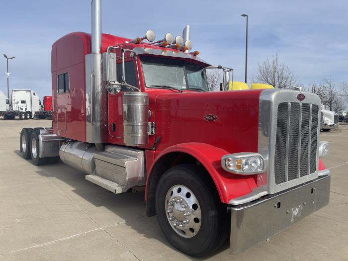 2023 Peterbilt 389-1