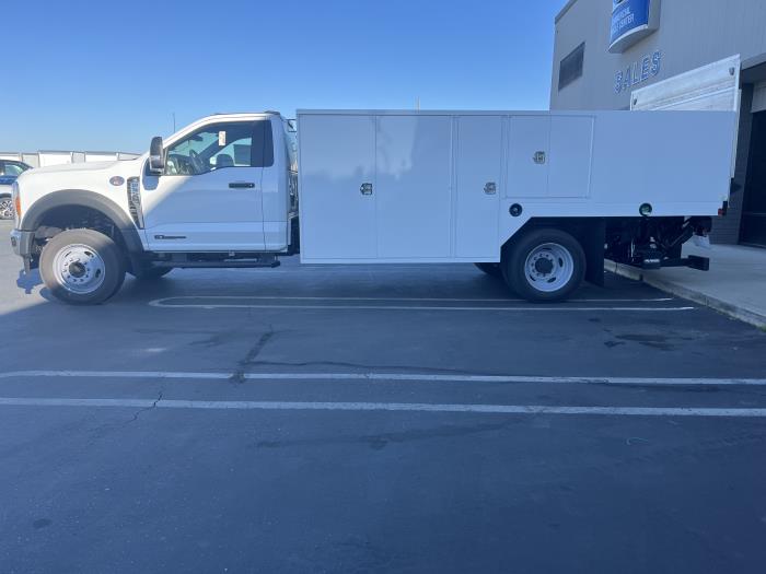 2024 Ford F-550-1