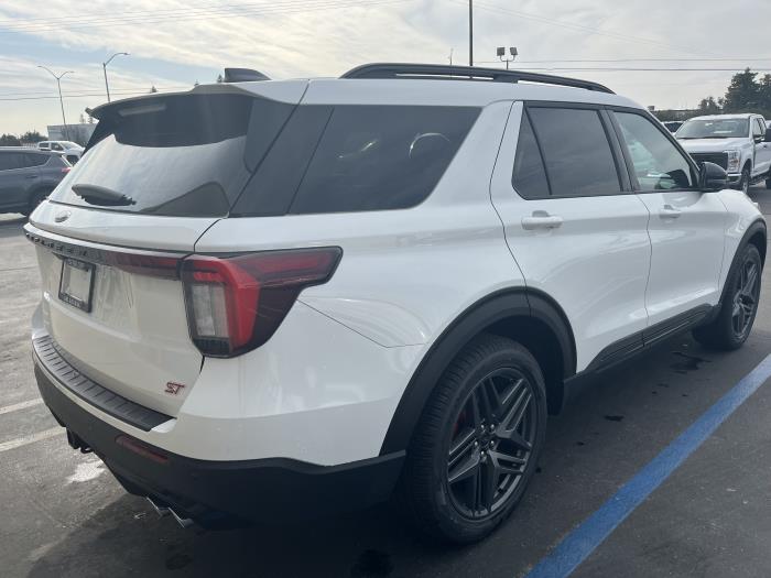2025 Ford Explorer-6