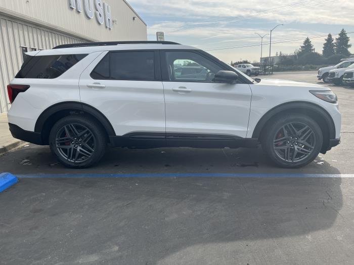 2025 Ford Explorer-4