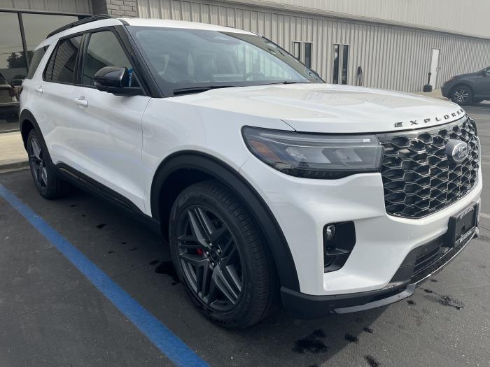 2025 Ford Explorer-3