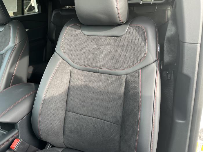 2025 Ford Explorer-12