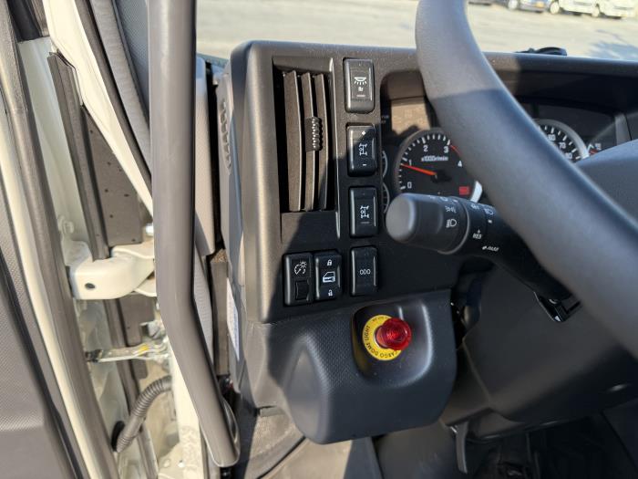 2025 Isuzu FTR-14