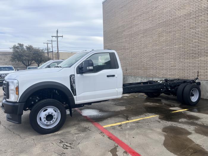 2023 Ford F-550-1