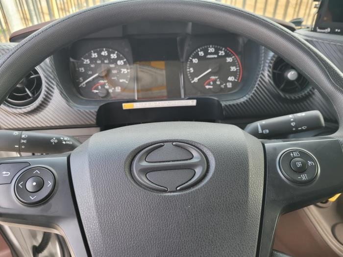 2025 Hino L6-8