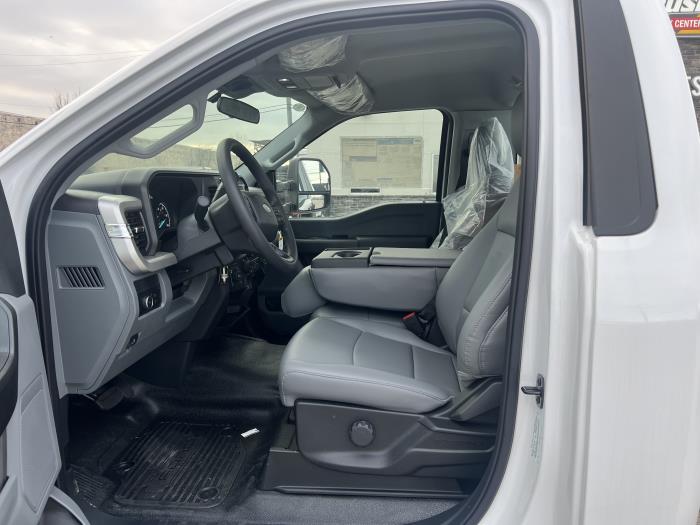 2024 Ford F-600-9