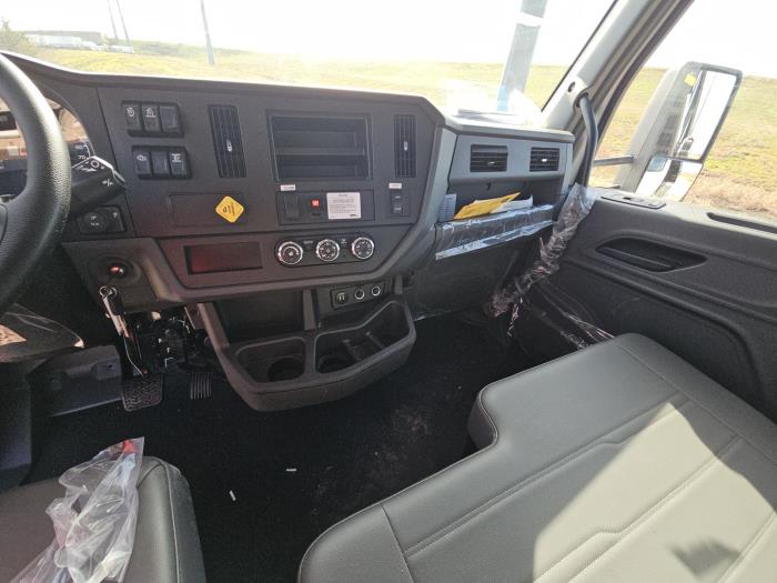2025 Peterbilt 536-17