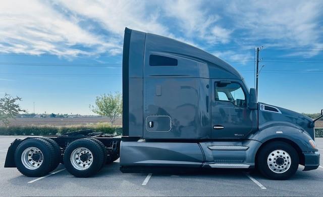 2020 Kenworth T680-4