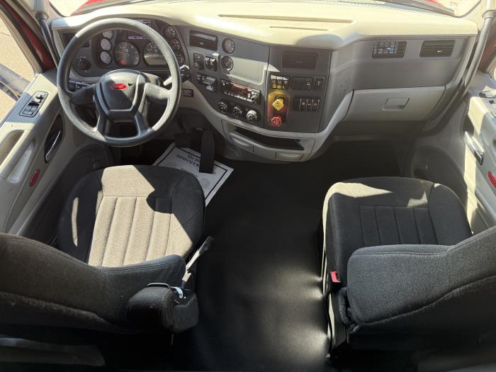2022 Peterbilt 579-18