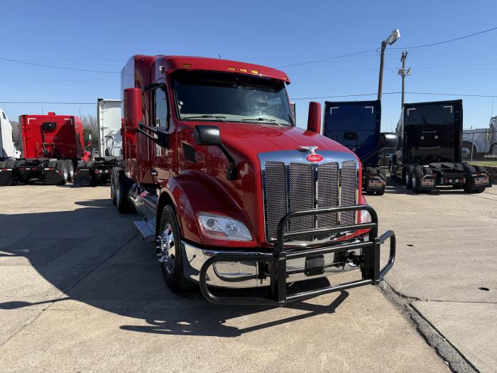 2022 Peterbilt 579-27