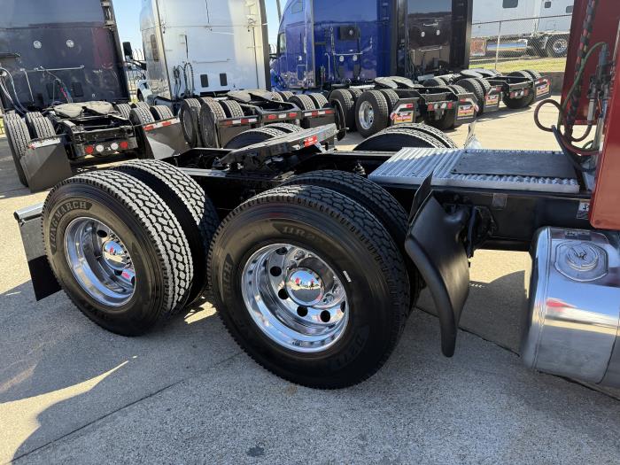 2022 Peterbilt 579-32